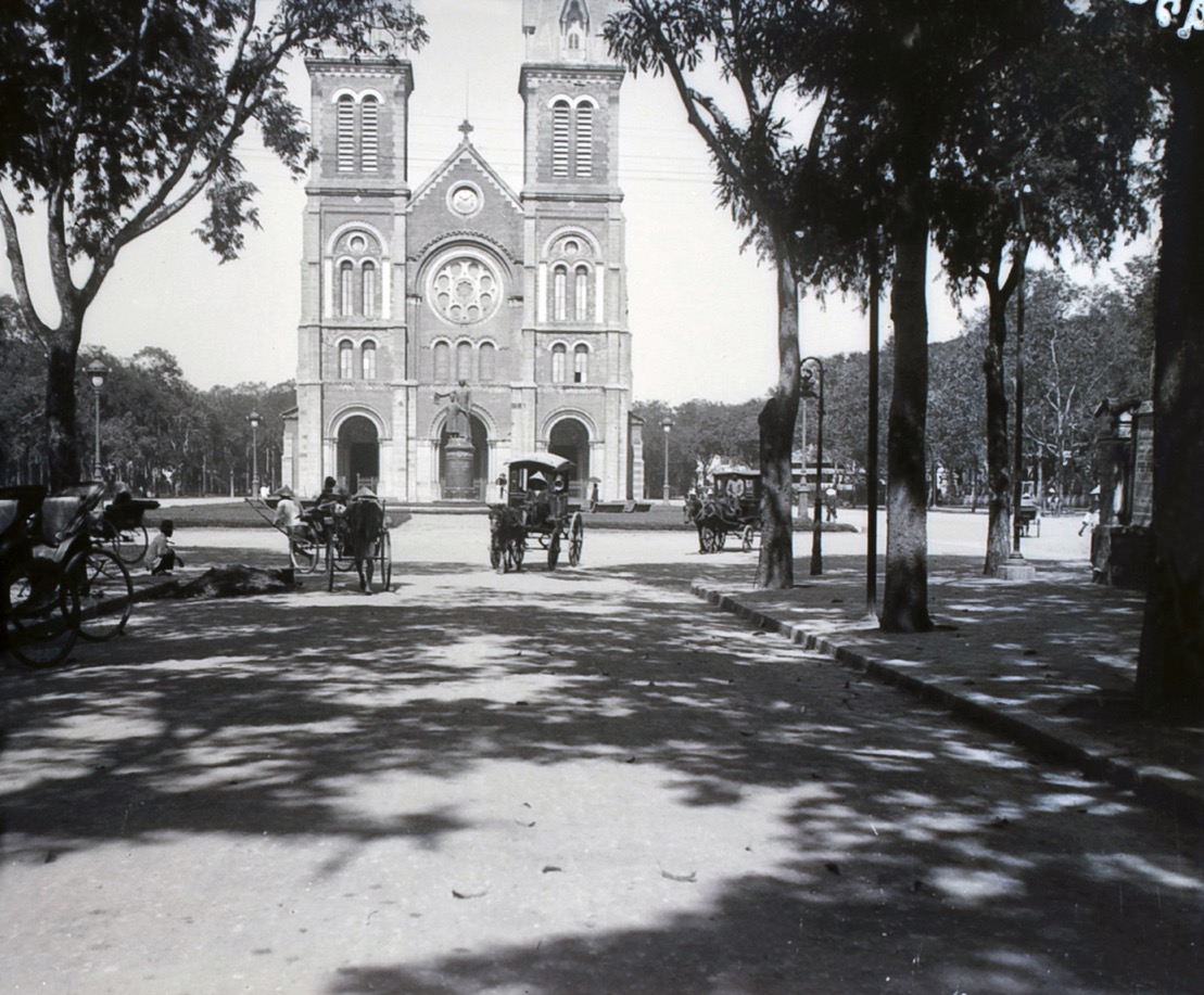 Place de la cathédrale, Saïgon