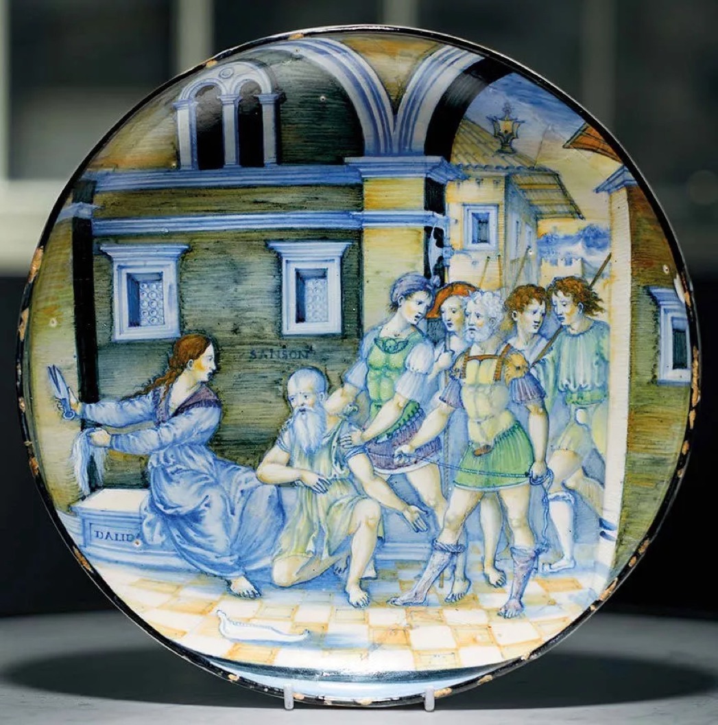 Maiolica Dish